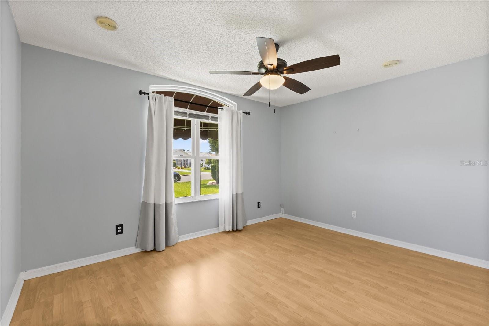 Image 9 of 17 For 956 Chula Court