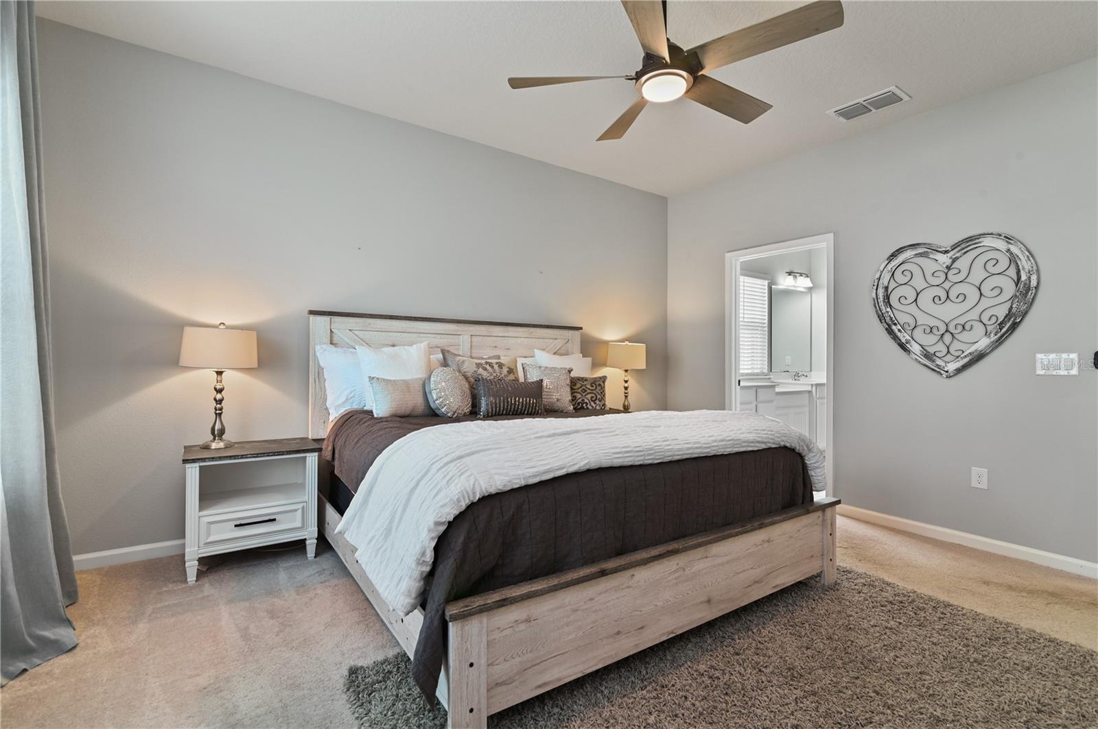 Image 37 of 90 For 410 Winter Bliss Ln