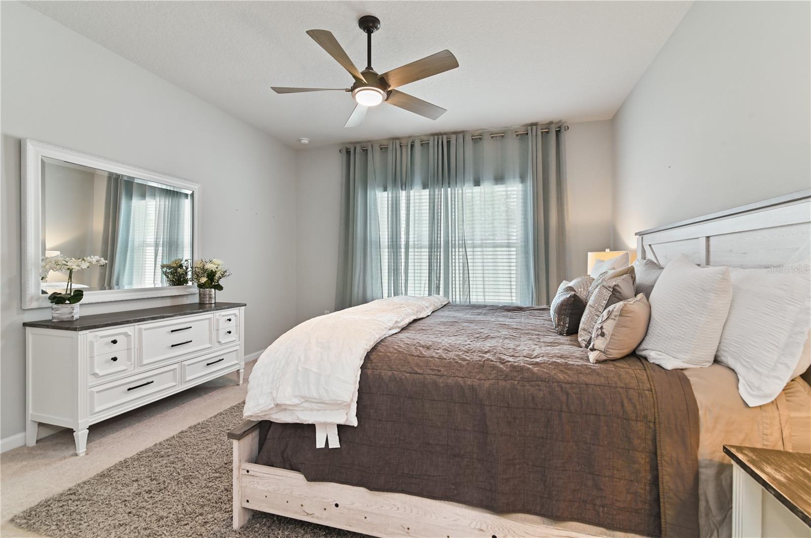 Image 39 of 90 For 410 Winter Bliss Ln