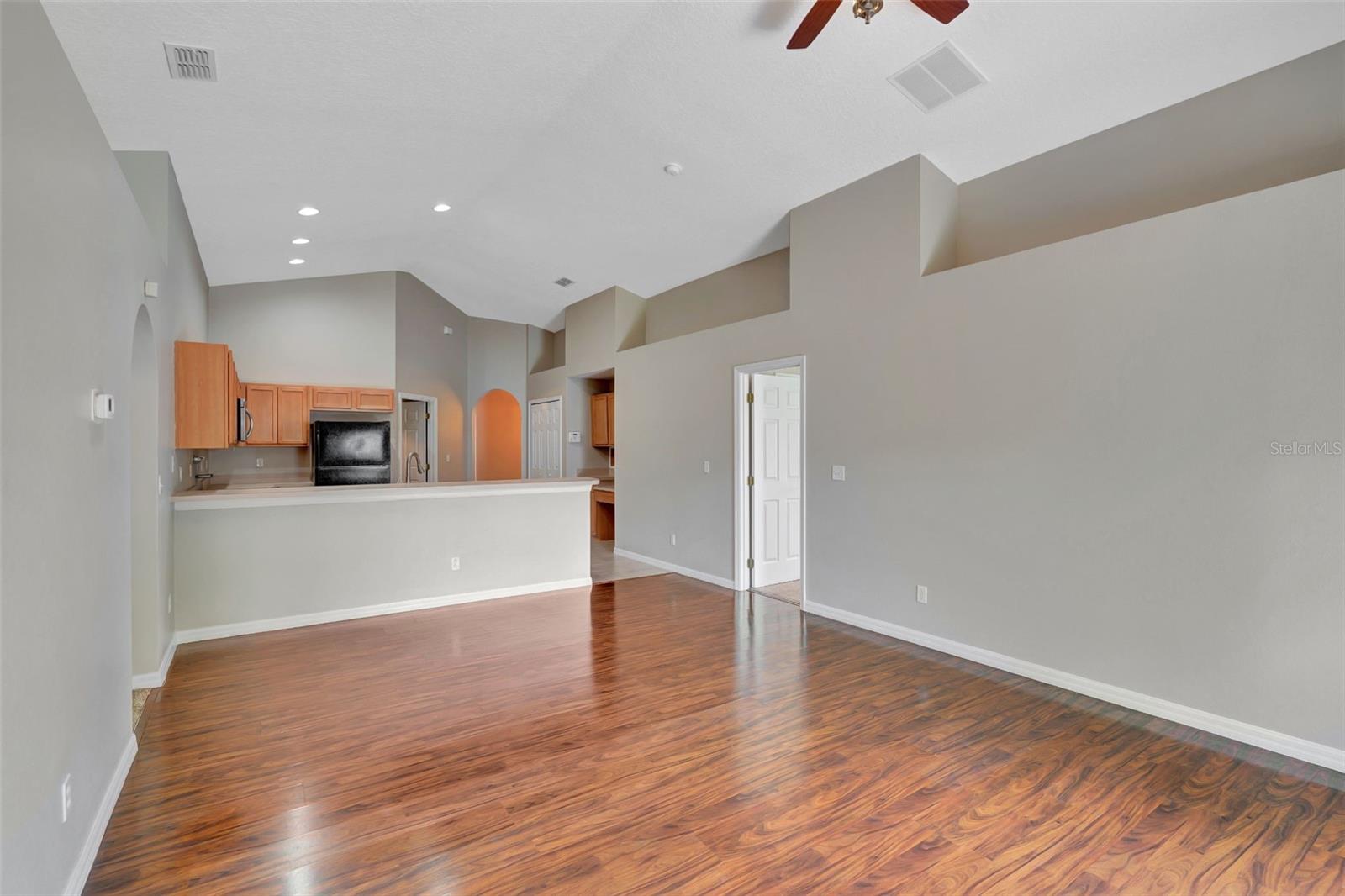Image 10 of 20 For 2081 Newtown Road
