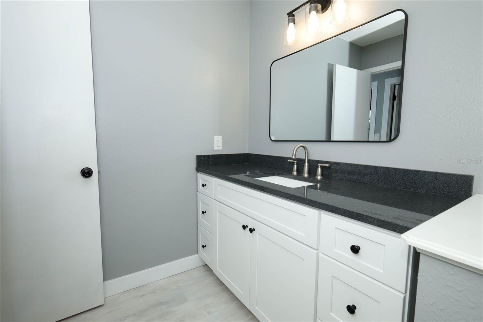 Image 34 of 47 For 2304 Harding Circle