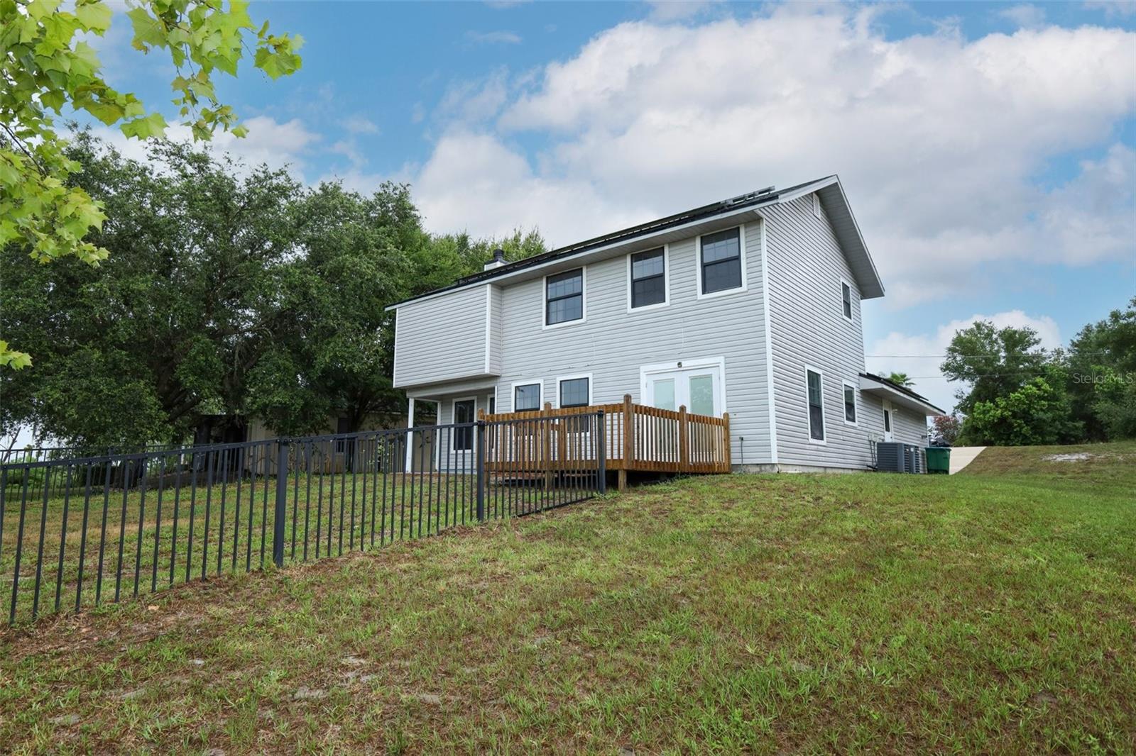 Image 45 of 47 For 2304 Harding Circle
