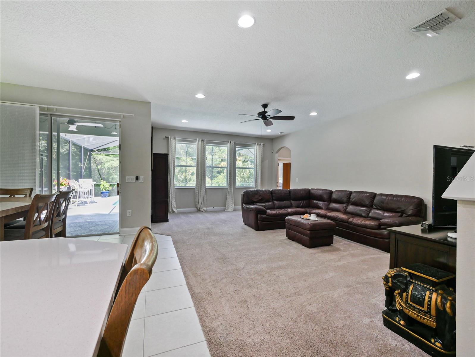 Image 14 of 49 For 2621 Peony Drive