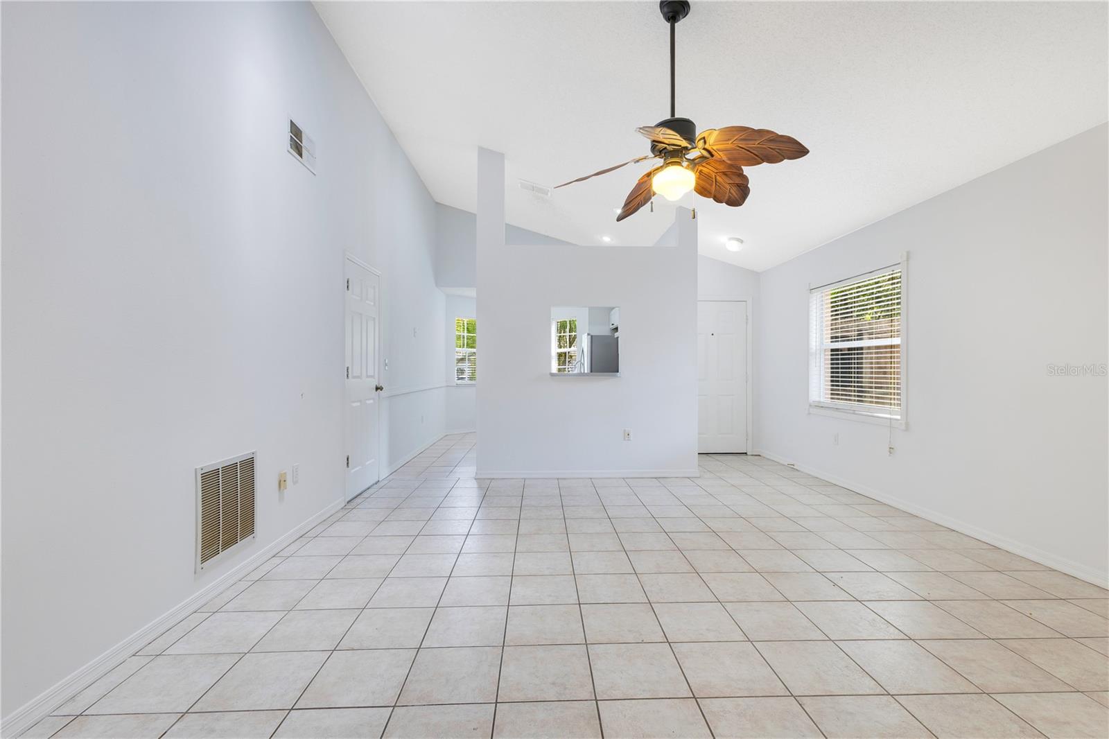 Image 3 of 15 For 2024 Grant Avenue