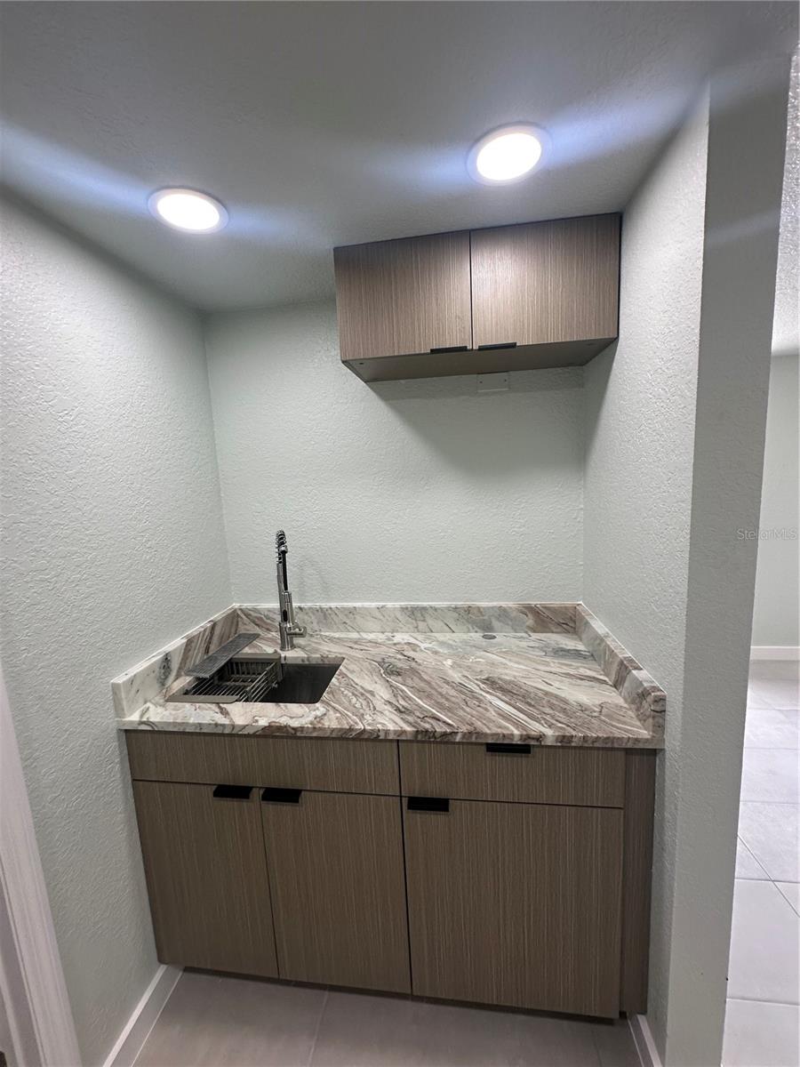 Image 40 of 70 For 610 Cypress Avenue