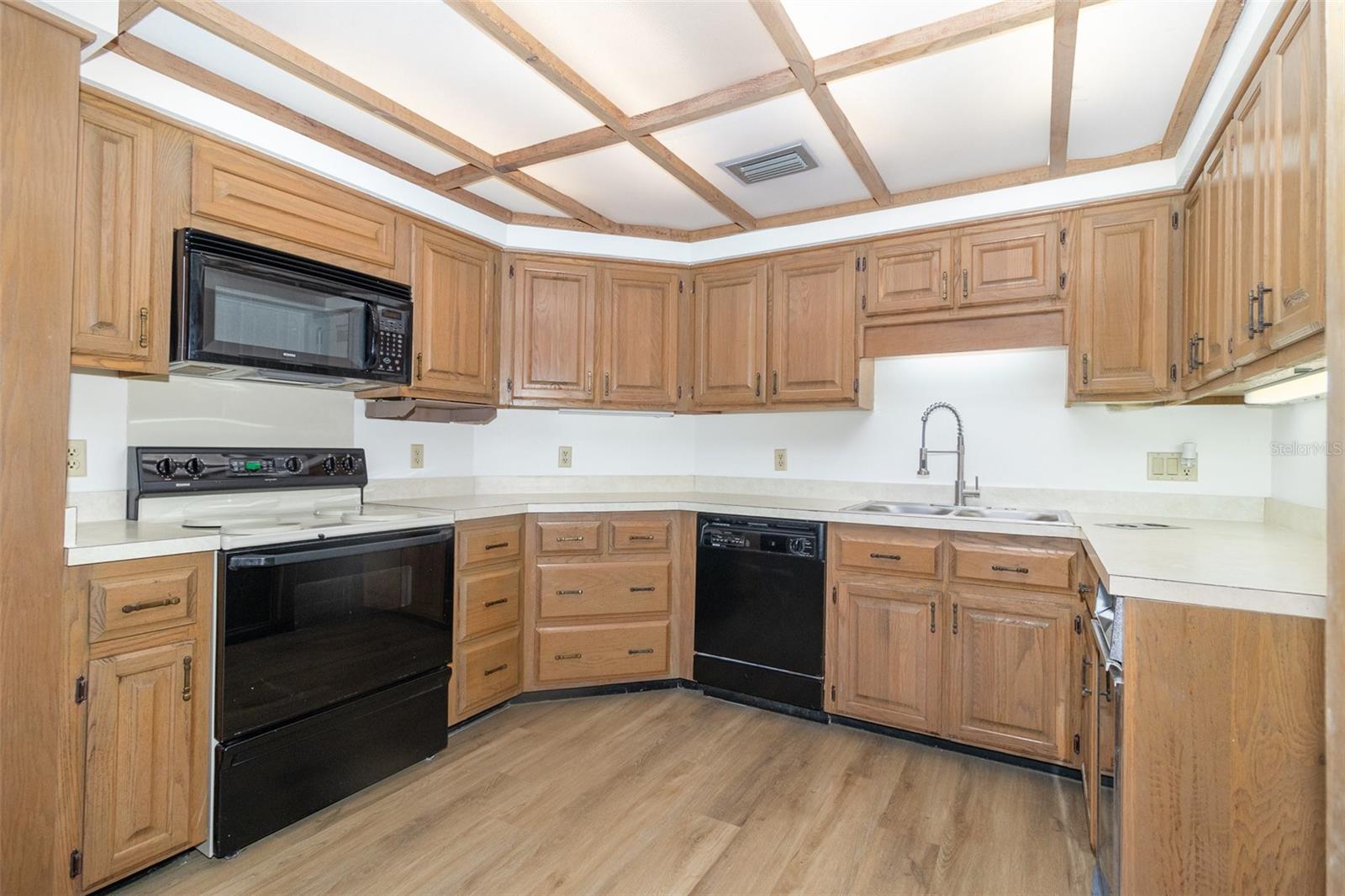 Image 4 of 31 For 1424 Mt Laurel Drive