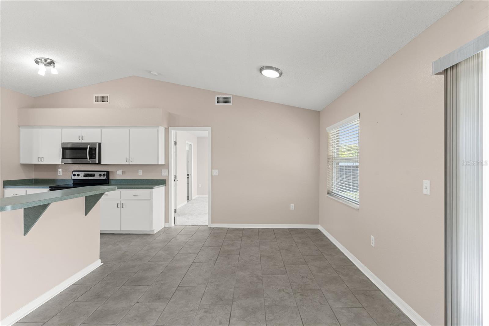 Image 10 of 35 For 906 Highland Crest Circle