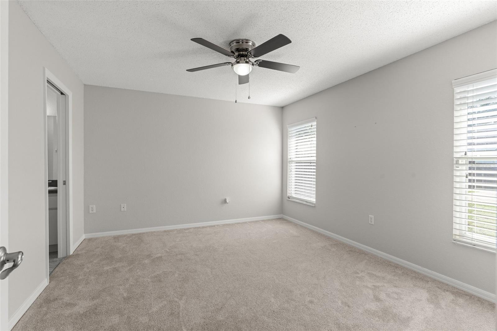 Image 16 of 35 For 906 Highland Crest Circle