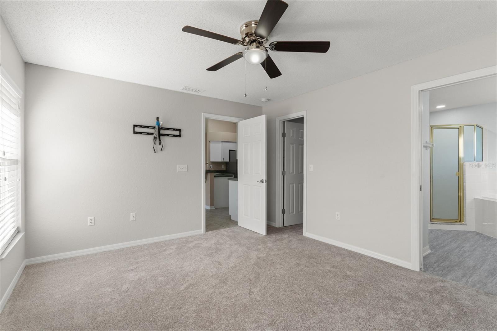 Image 17 of 35 For 906 Highland Crest Circle