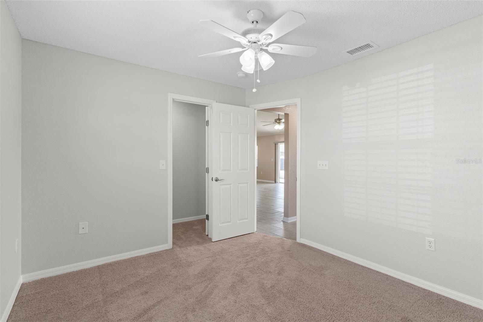 Image 23 of 35 For 906 Highland Crest Circle