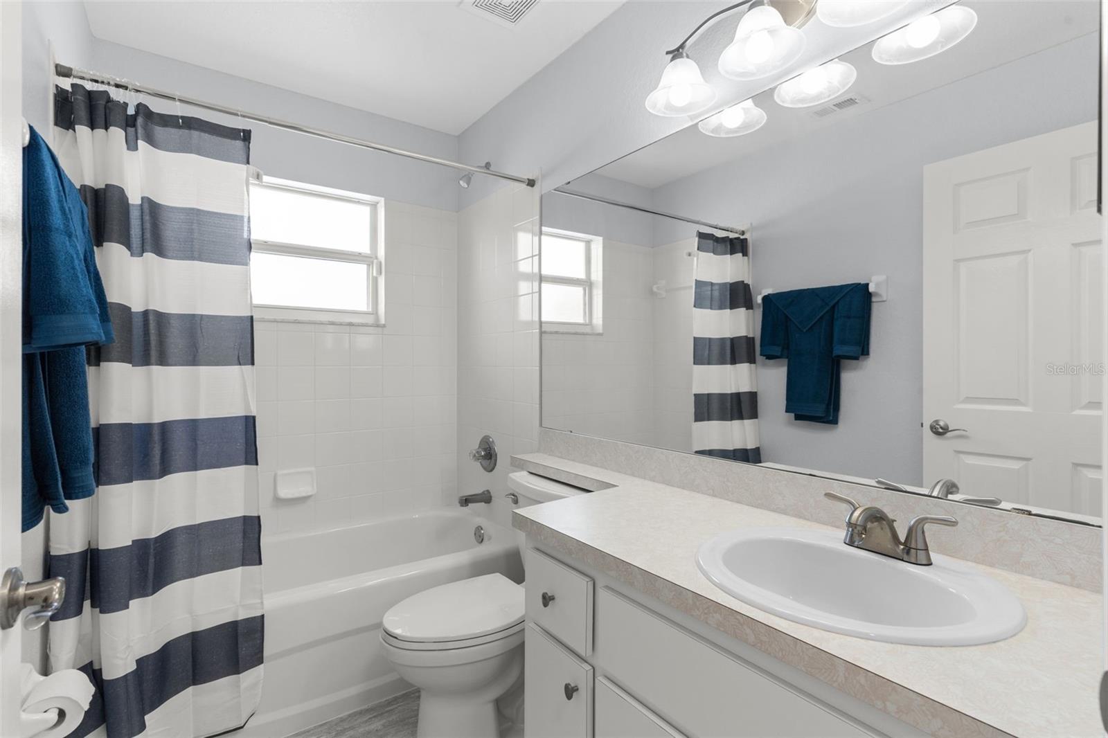 Image 26 of 35 For 906 Highland Crest Circle