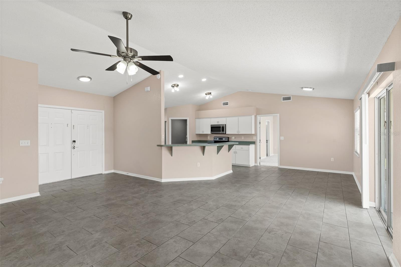 Image 8 of 35 For 906 Highland Crest Circle