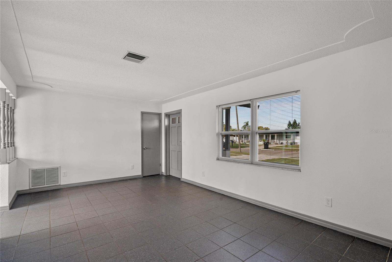 Image 3 of 14 For 7132 Leighton Way