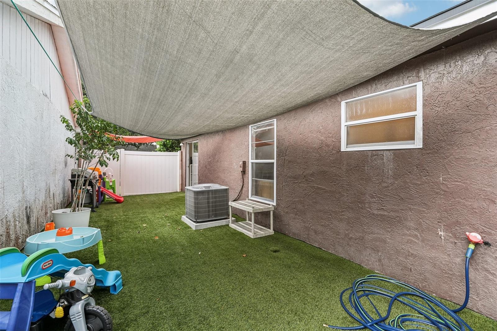Image 20 of 23 For 298 San Gabriel Street