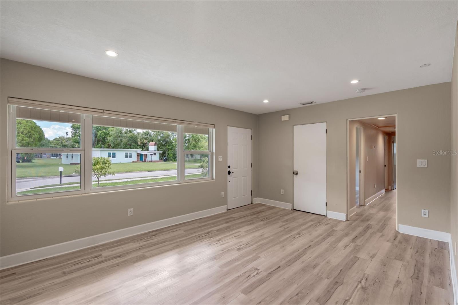 Image 3 of 34 For 5938 Mimosa Drive