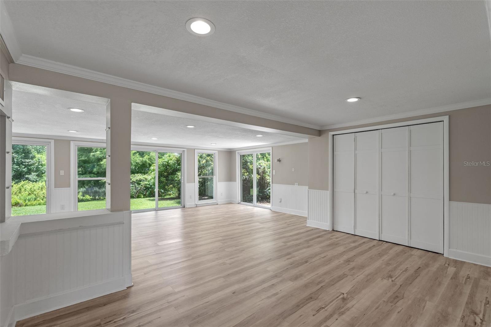 Image 4 of 34 For 5938 Mimosa Drive