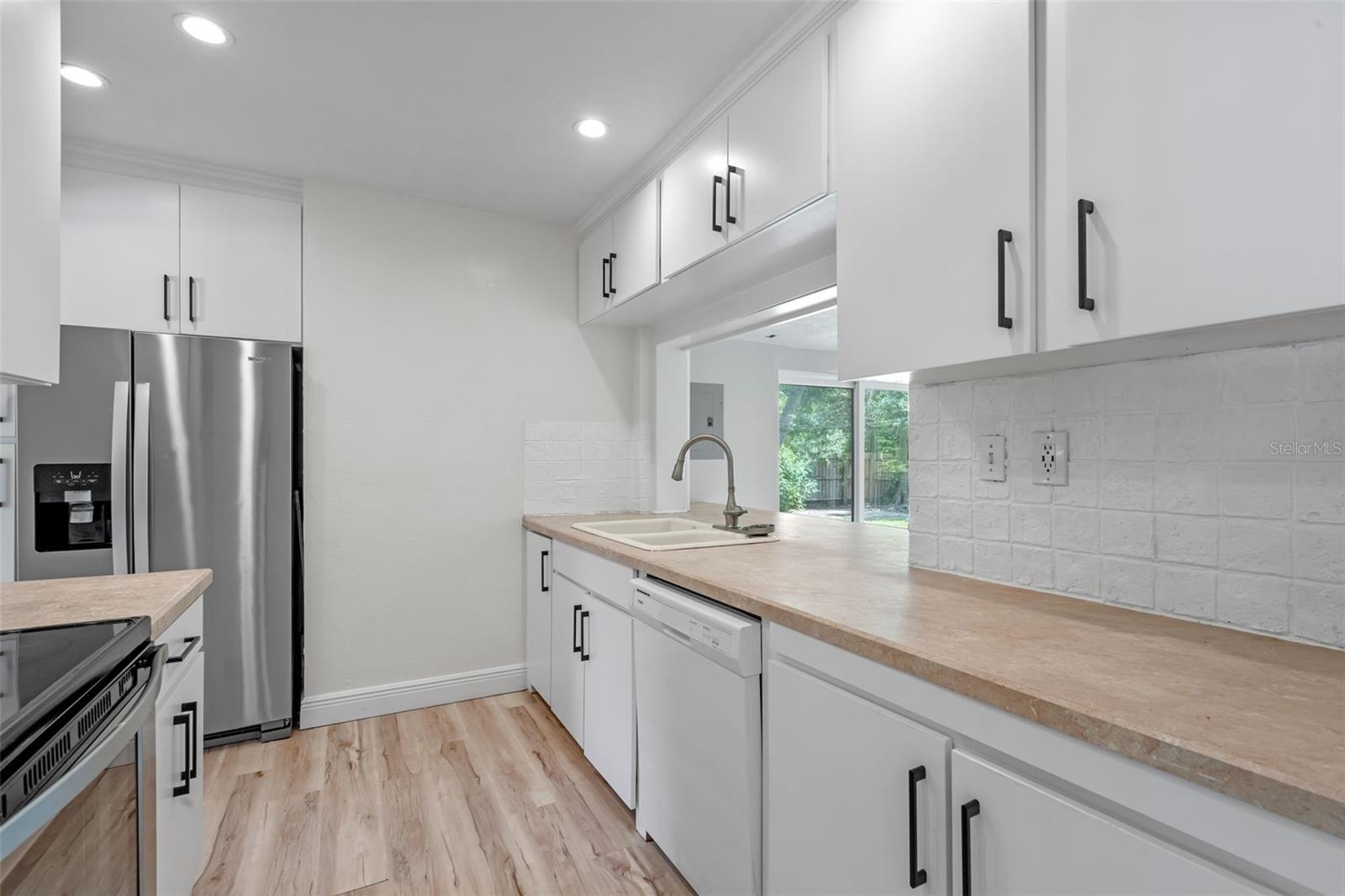 Image 6 of 34 For 5938 Mimosa Drive
