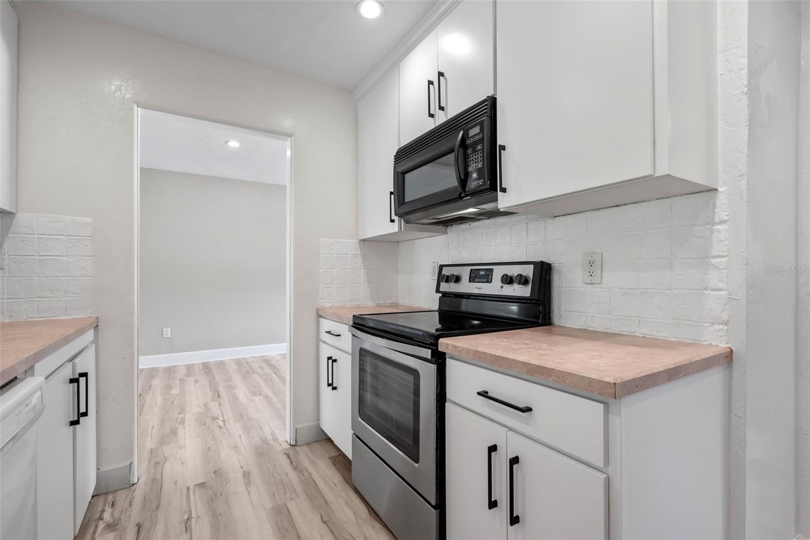 Image 8 of 34 For 5938 Mimosa Drive