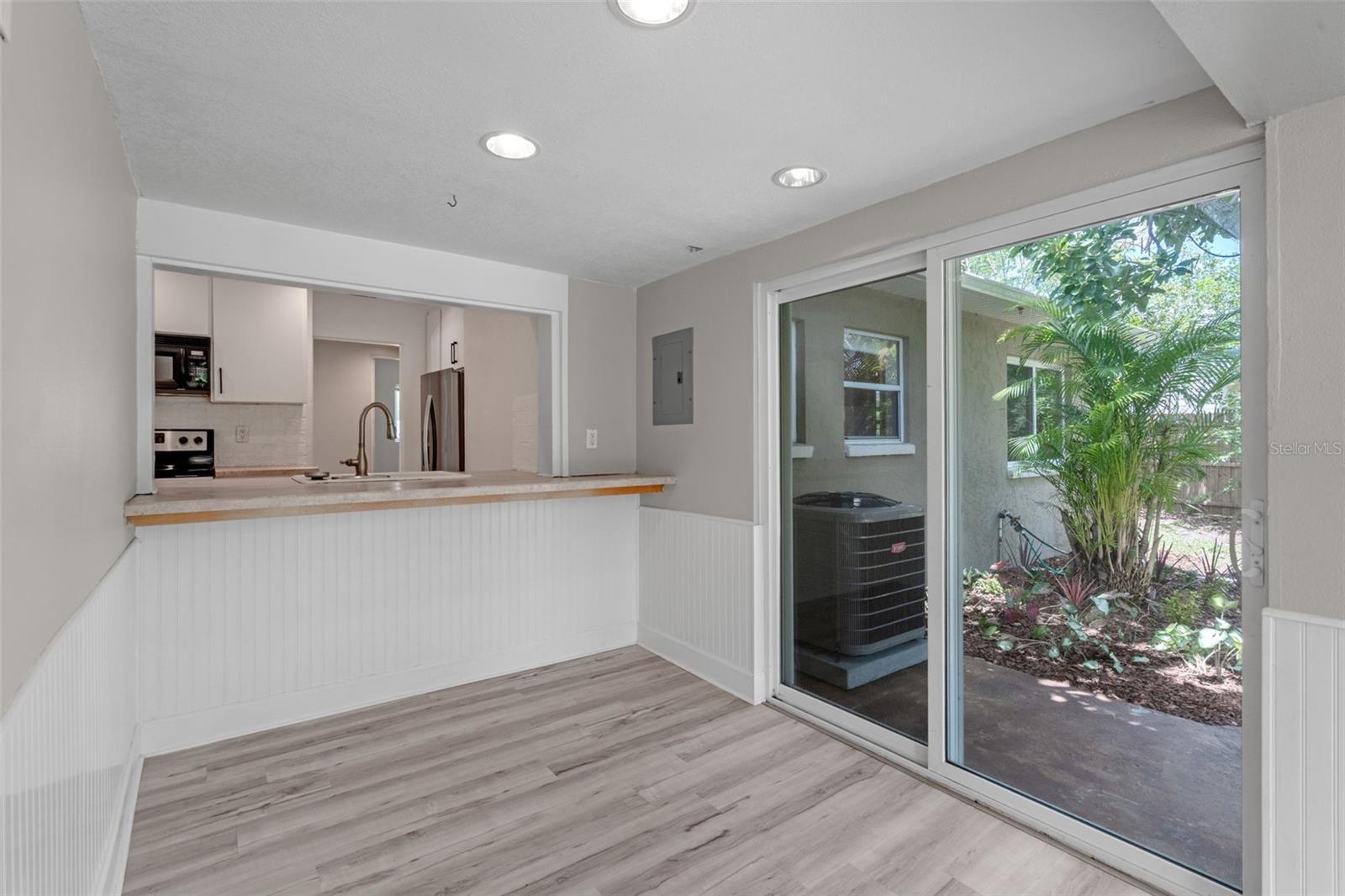Image 9 of 34 For 5938 Mimosa Drive
