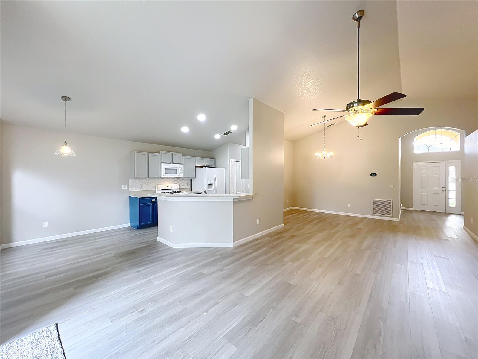 Image 11 of 53 For 6677 Cherry Grove Circle