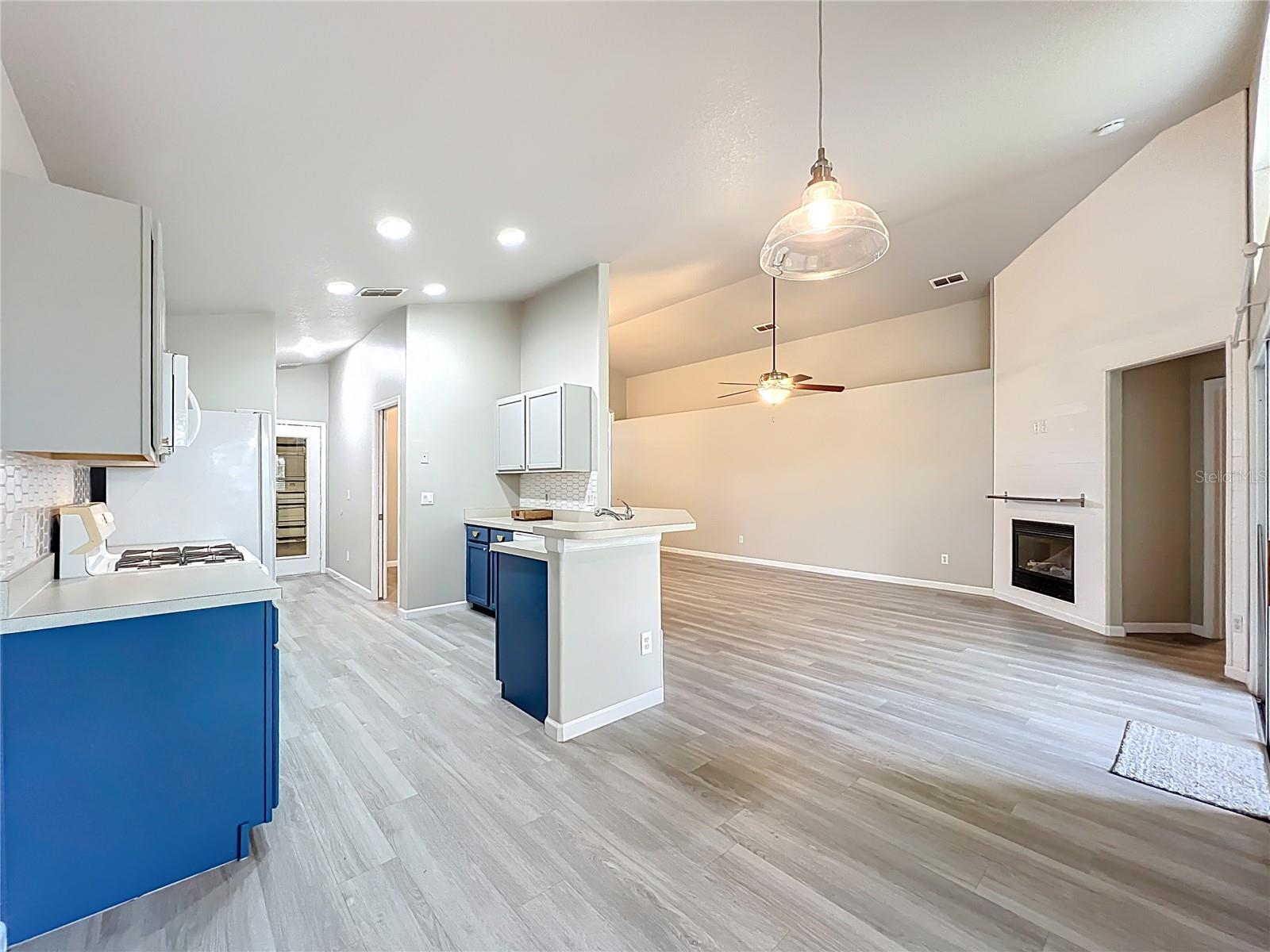 Image 15 of 53 For 6677 Cherry Grove Circle