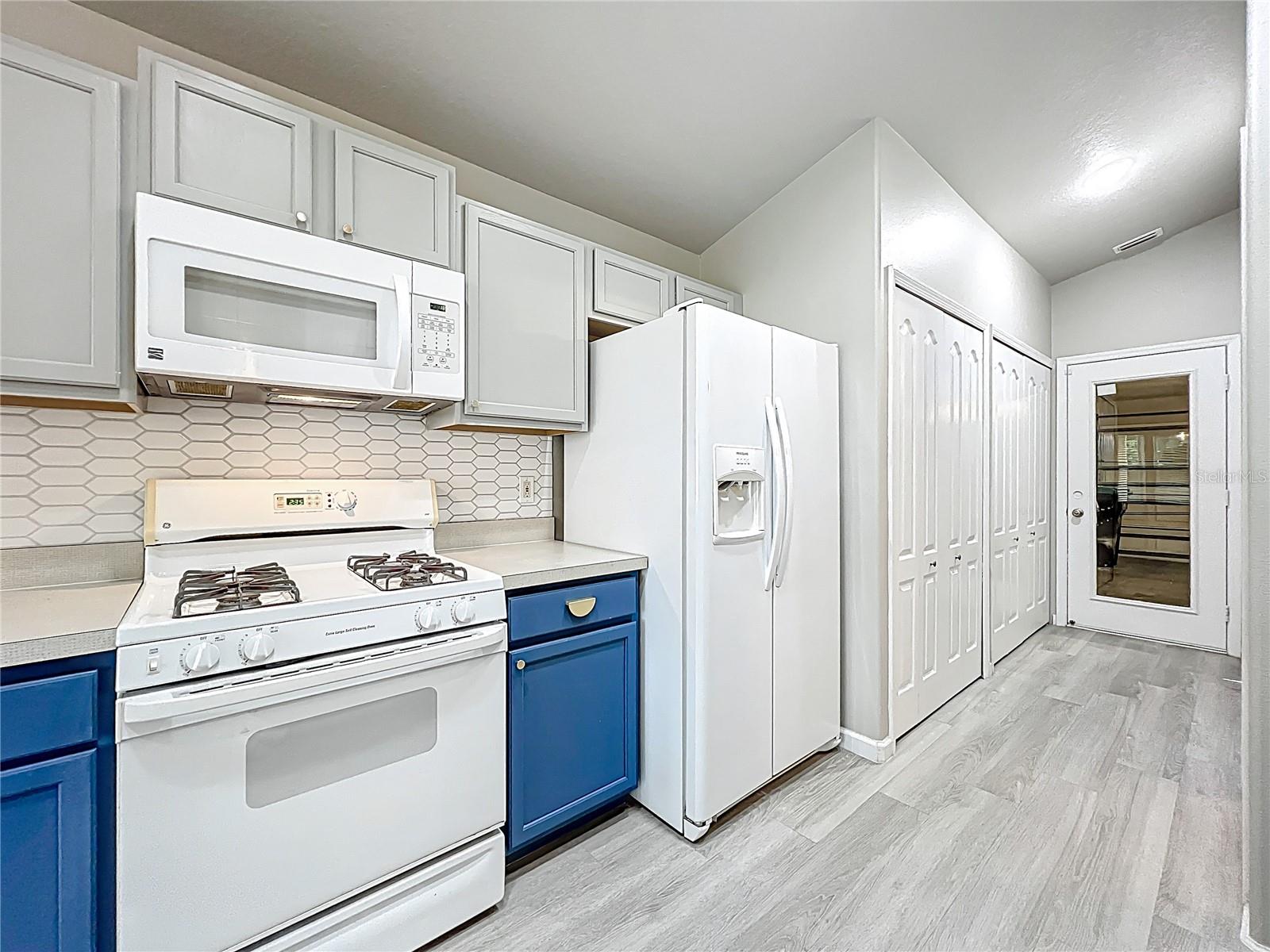 Image 19 of 53 For 6677 Cherry Grove Circle