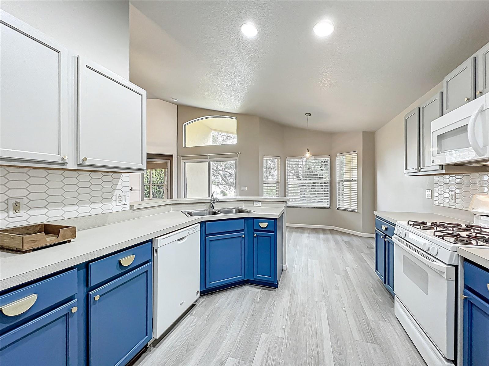 Image 20 of 53 For 6677 Cherry Grove Circle