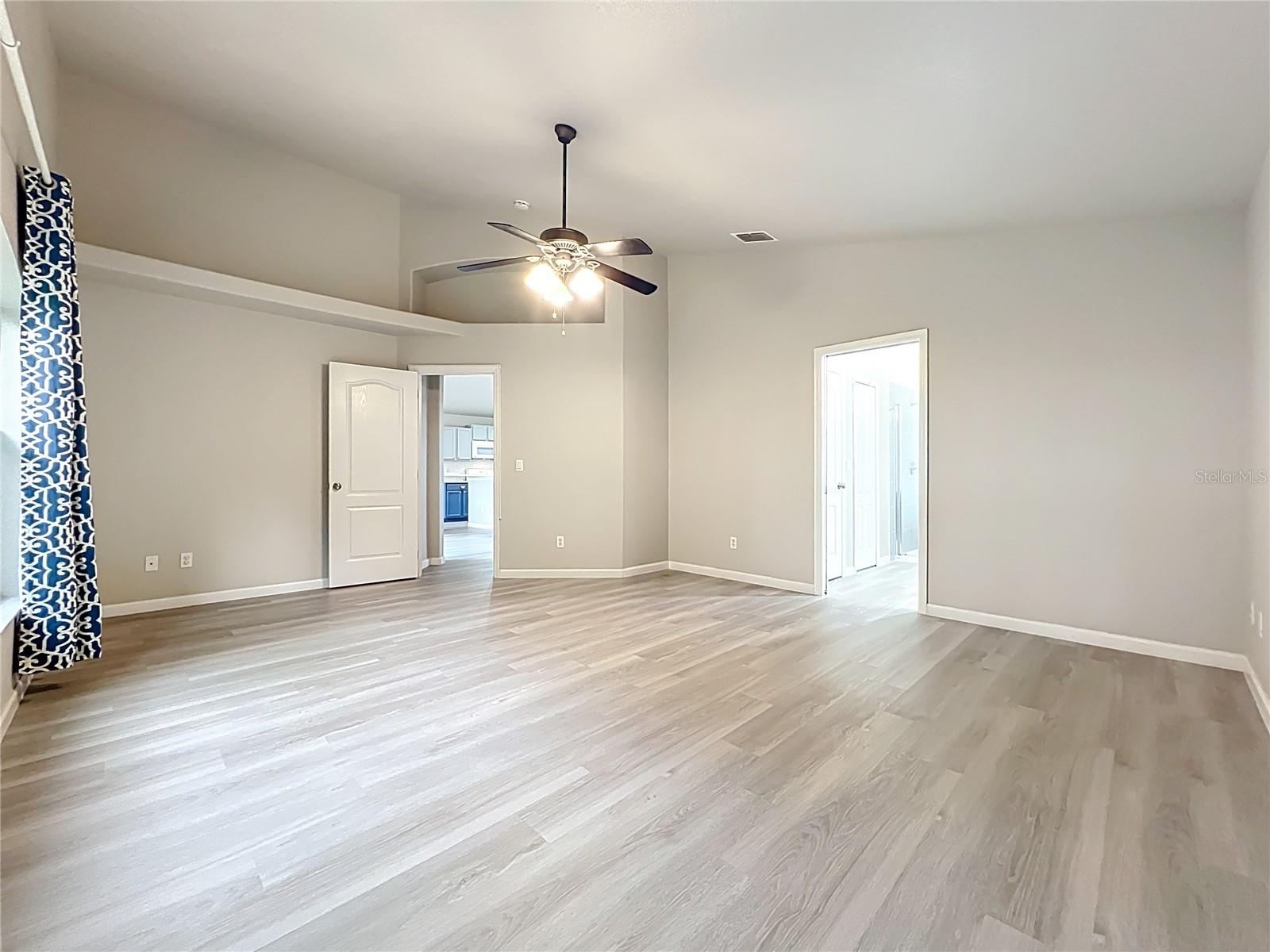 Image 33 of 53 For 6677 Cherry Grove Circle