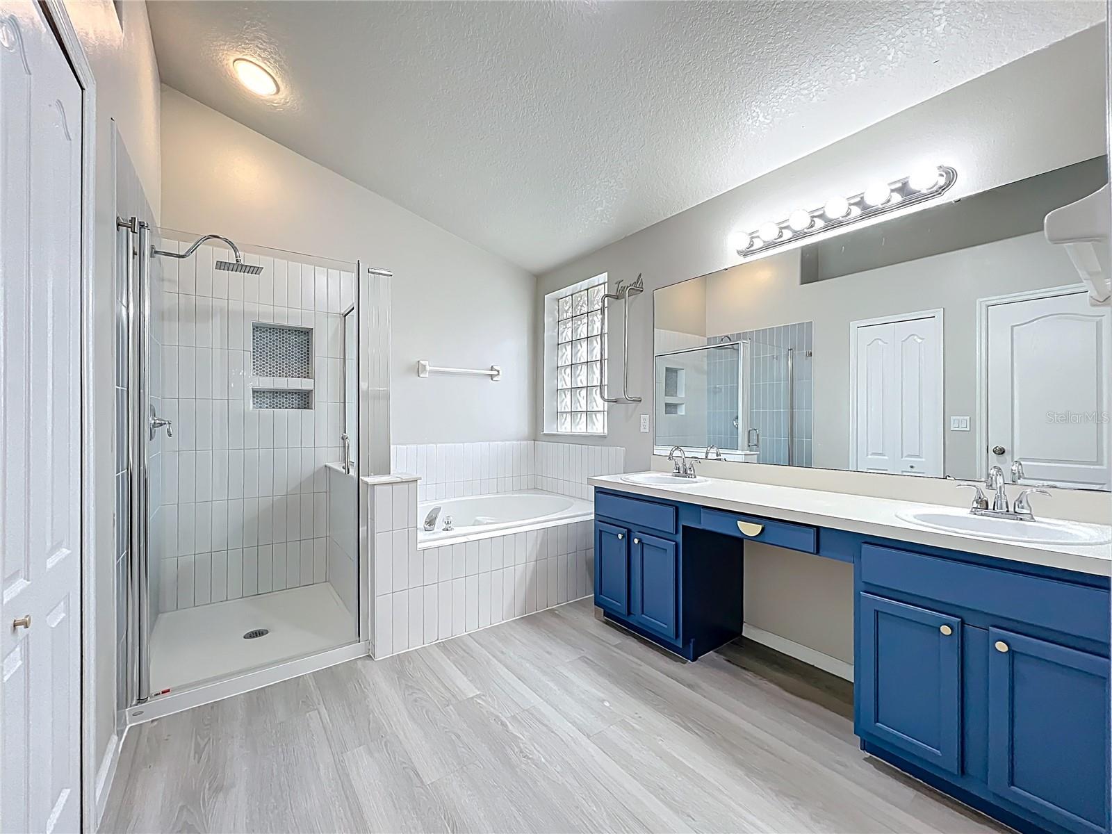 Image 36 of 53 For 6677 Cherry Grove Circle