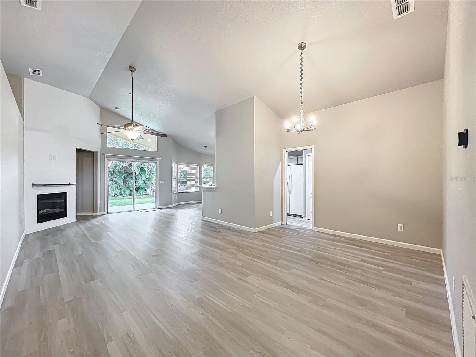 Image 6 of 53 For 6677 Cherry Grove Circle