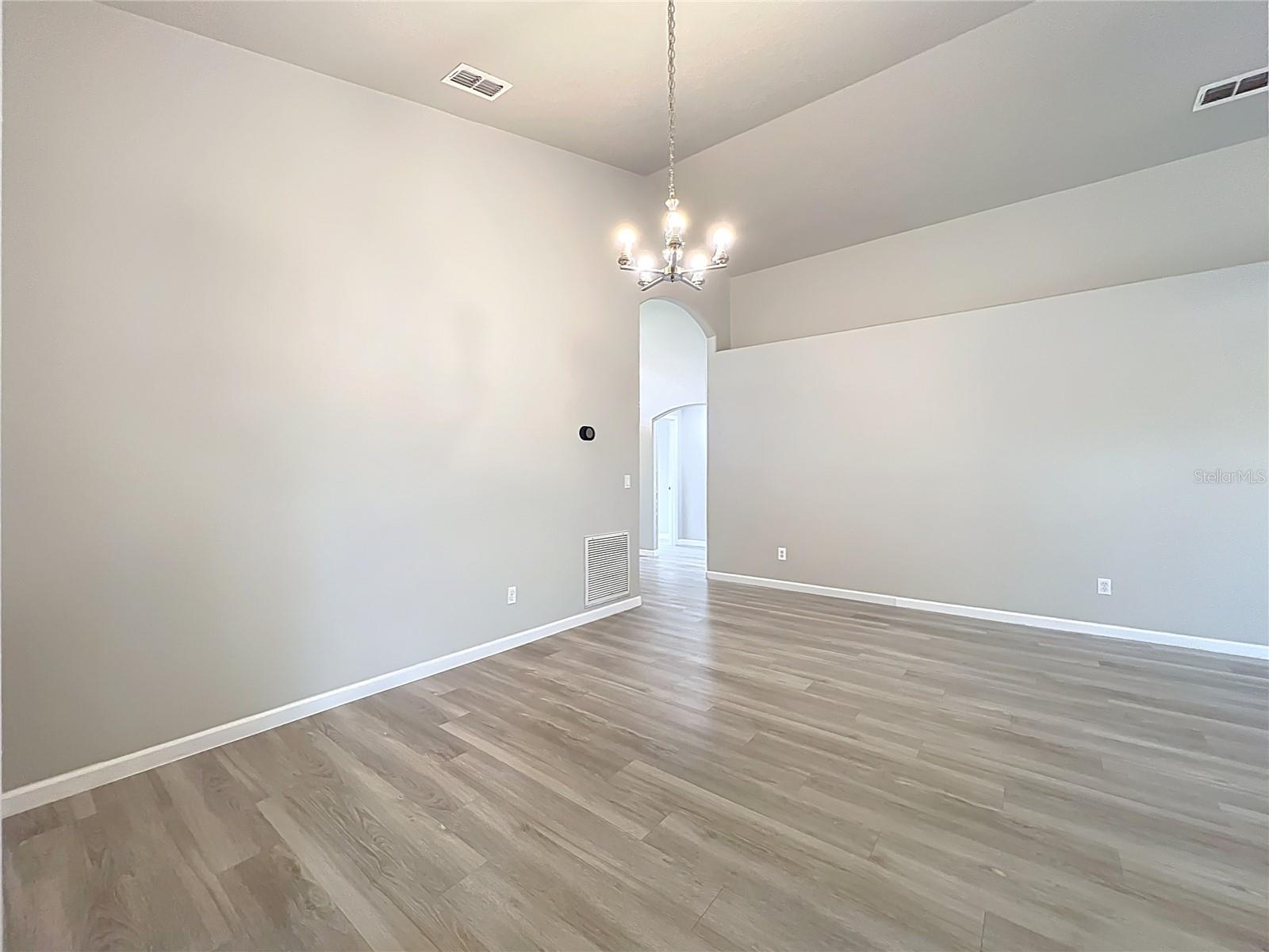 Image 7 of 53 For 6677 Cherry Grove Circle