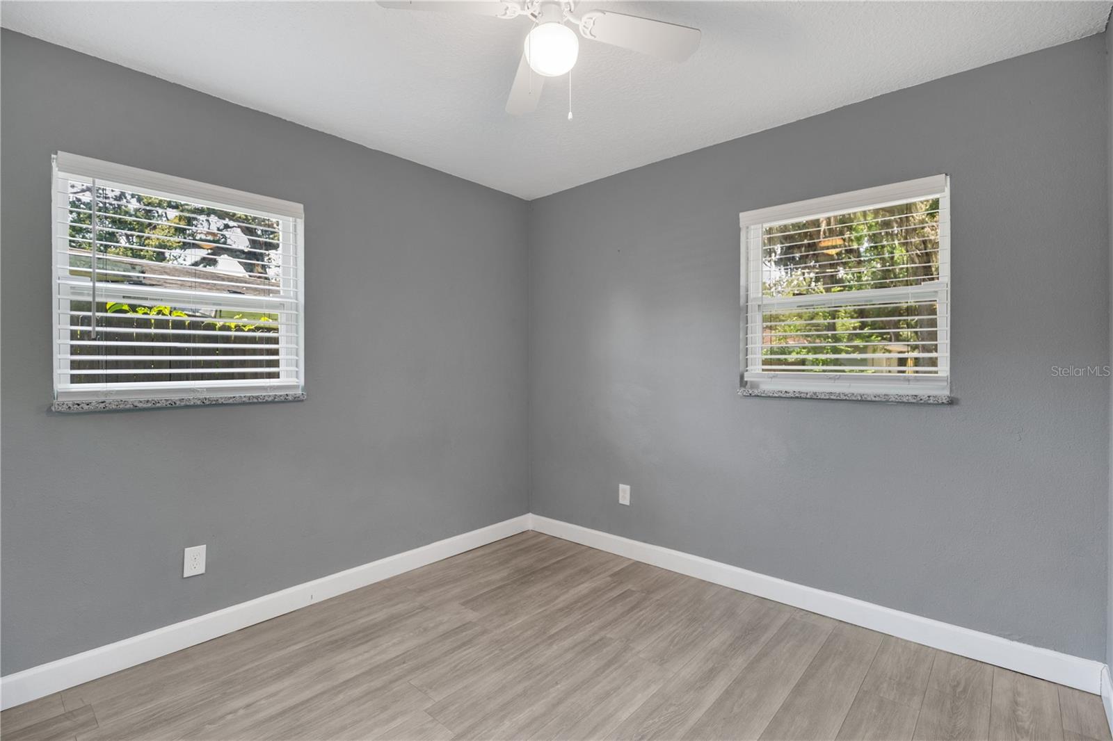 Image 10 of 24 For 606 Washington Street