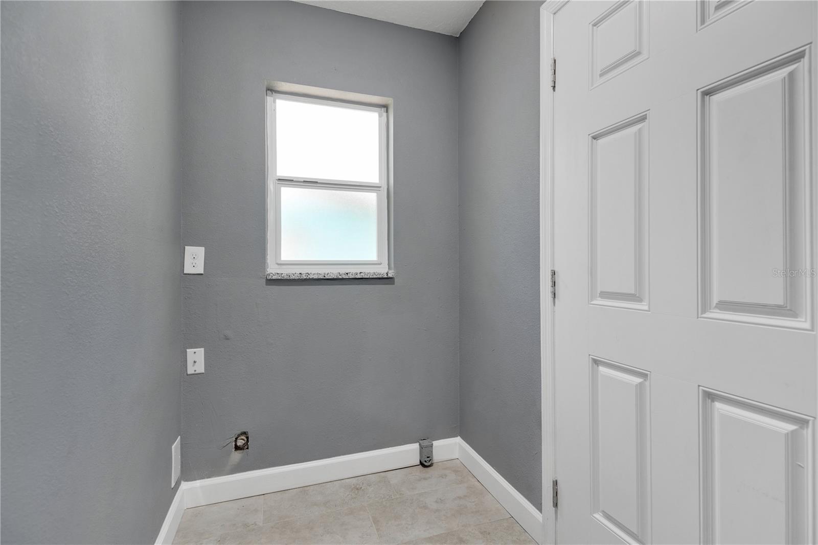 Image 14 of 24 For 606 Washington Street