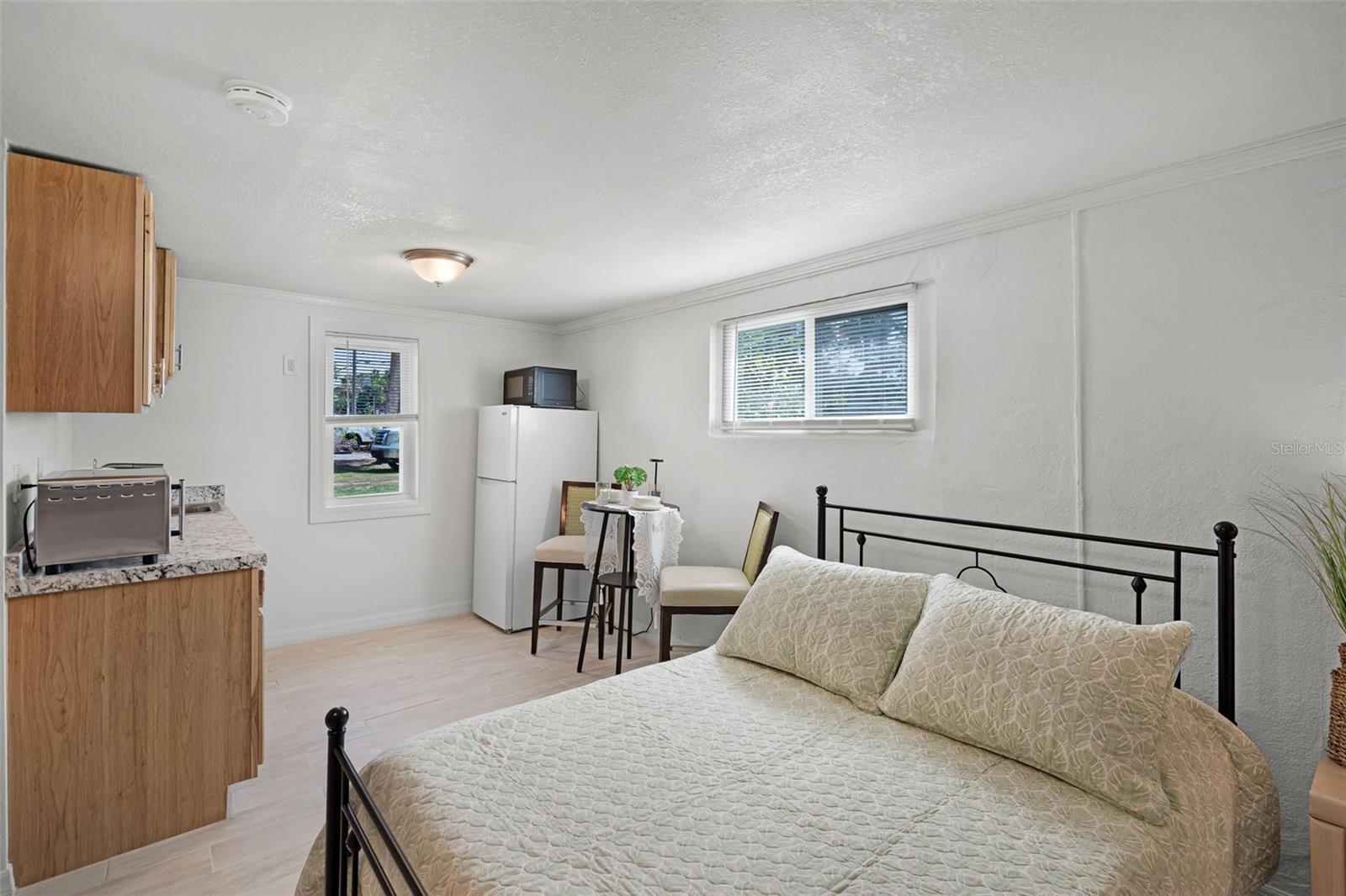 Listing photo id 23 for 13901 Old Dixie Highway