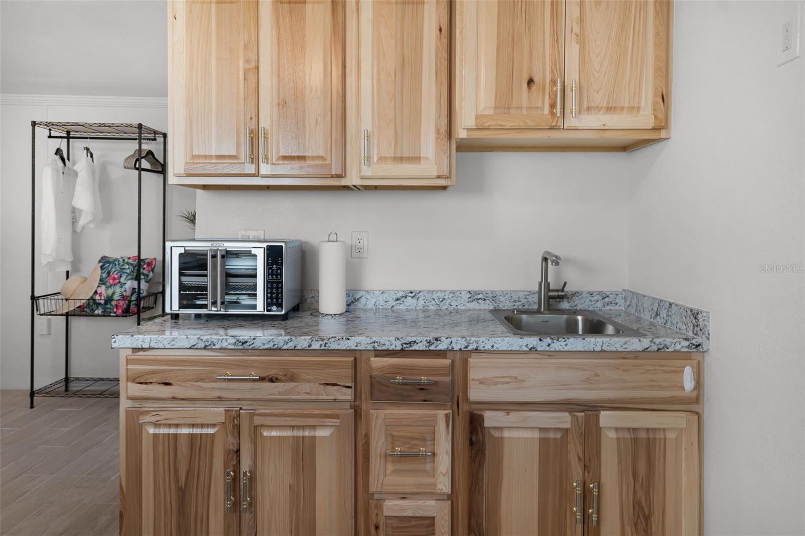 Listing photo id 26 for 13901 Old Dixie Highway