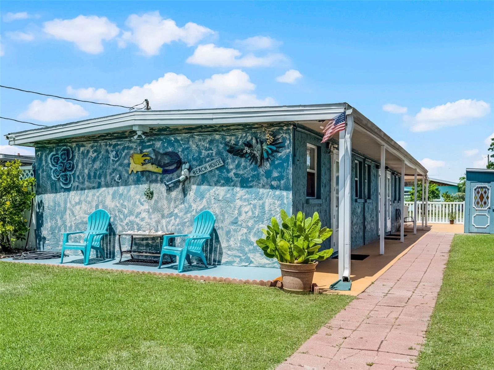 Listing photo id 1 for 13901 Old Dixie Highway