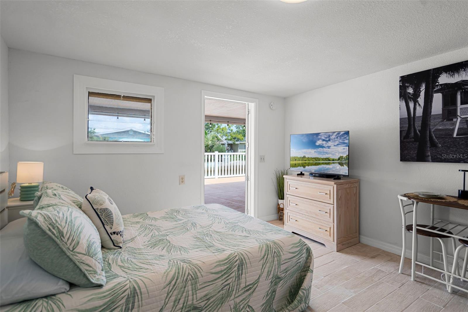 Listing photo id 28 for 13901 Old Dixie Highway