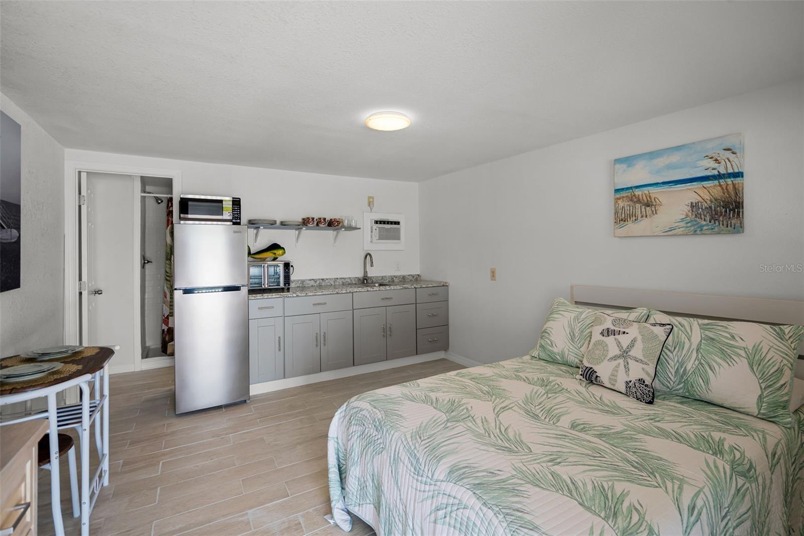 Listing photo id 30 for 13901 Old Dixie Highway