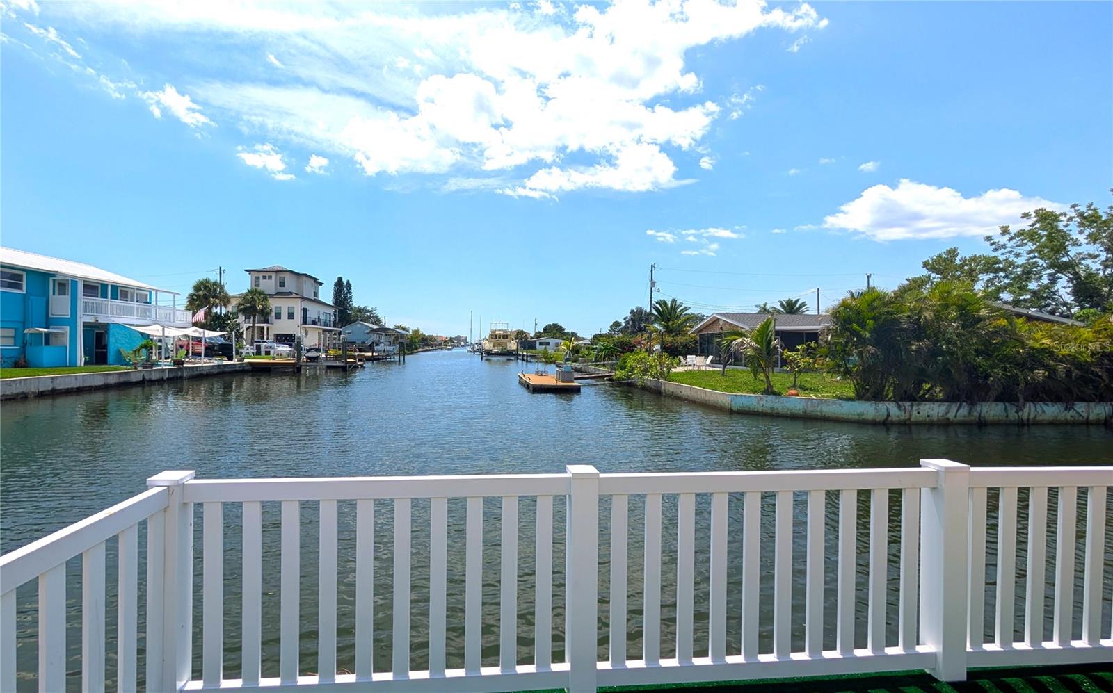 Listing photo id 3 for 13901 Old Dixie Highway