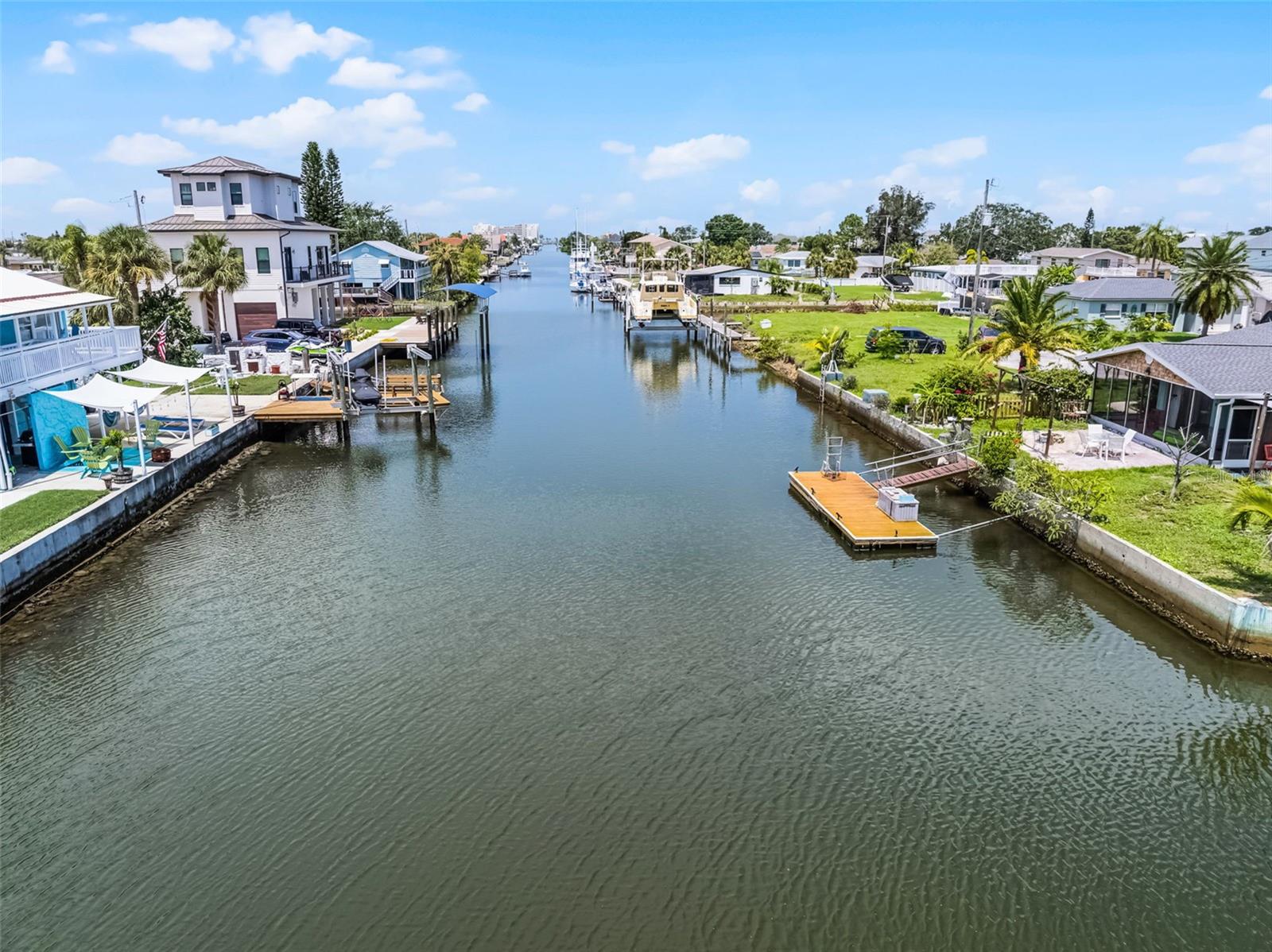 Listing photo id 4 for 13901 Old Dixie Highway
