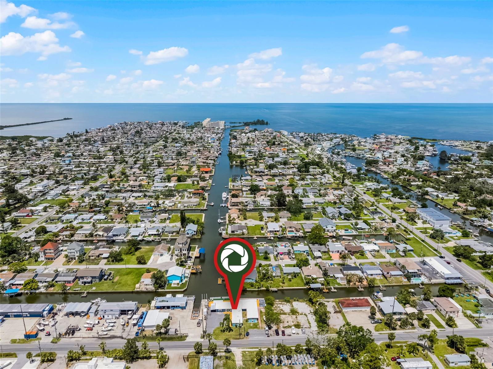 Listing photo id 5 for 13901 Old Dixie Highway
