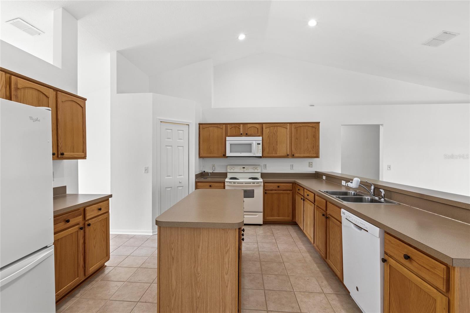 Image 12 of 38 For 608 Hatchwood Drive