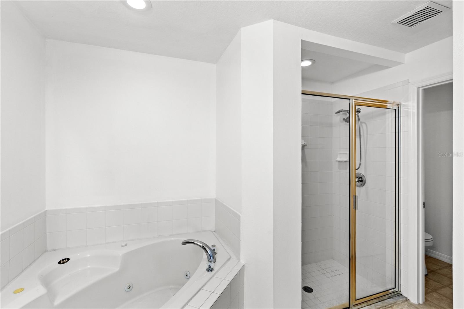 Image 22 of 38 For 608 Hatchwood Drive