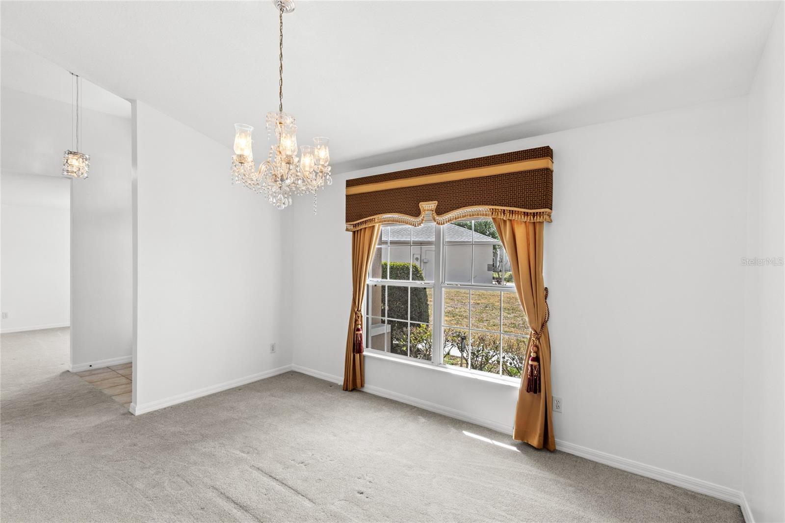 Image 7 of 38 For 608 Hatchwood Drive