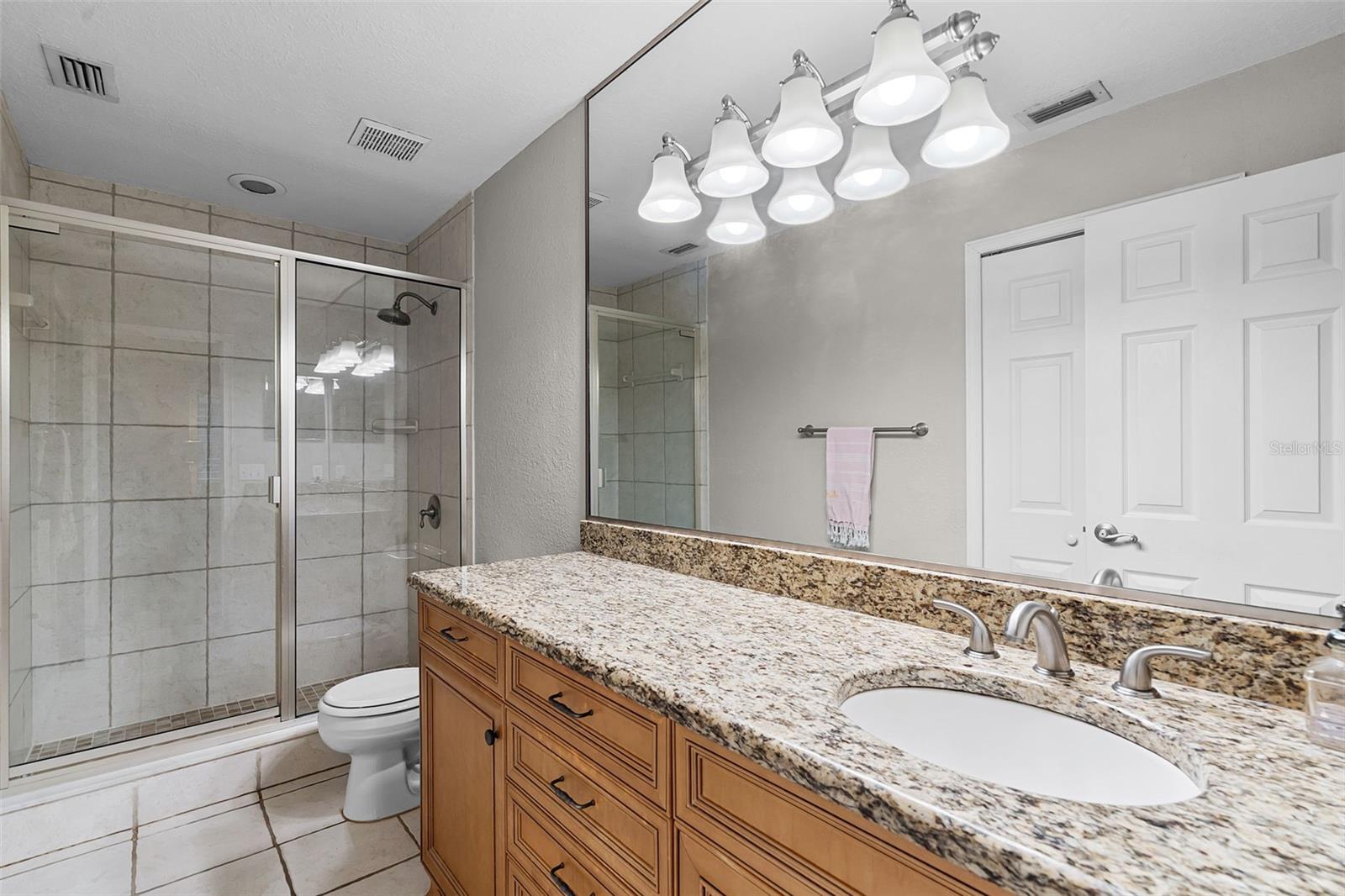 Image 13 of 21 For 538 Par Street 538