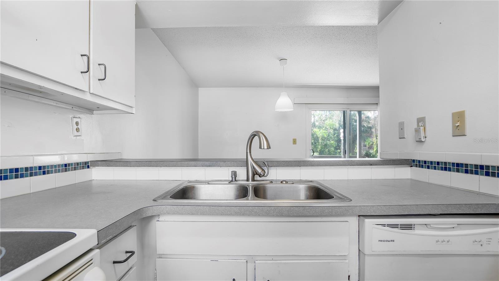 Image 8 of 25 For 316 Scottsdale Square 316
