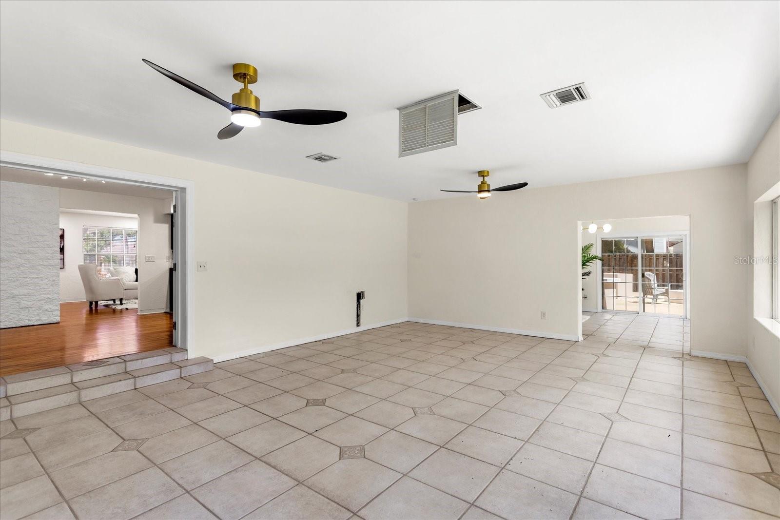 Image 22 of 44 For 105 John Anderson Drive