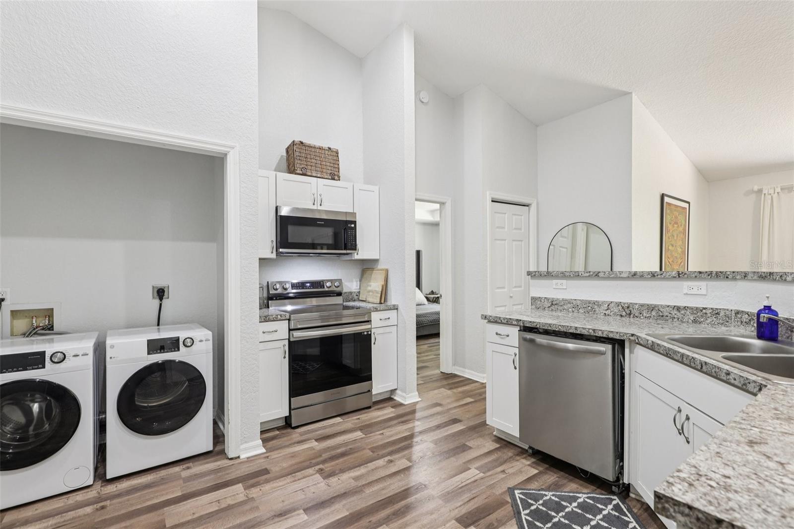 Image 10 of 29 For 15888 152nd Avenue