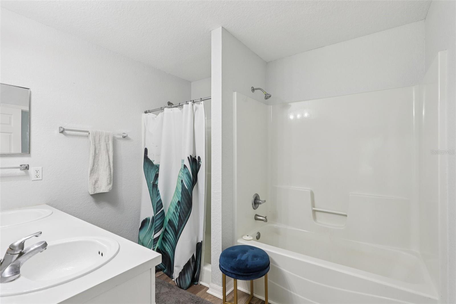 Image 13 of 29 For 15888 152nd Avenue