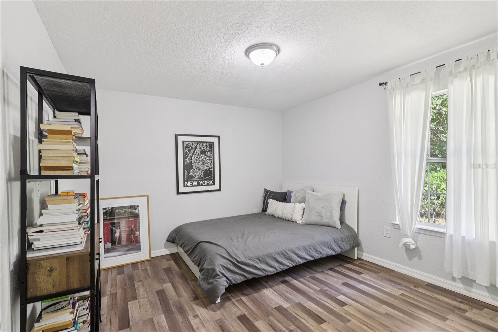 Image 14 of 29 For 15888 152nd Avenue